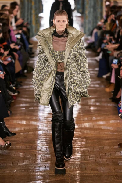 Look 17